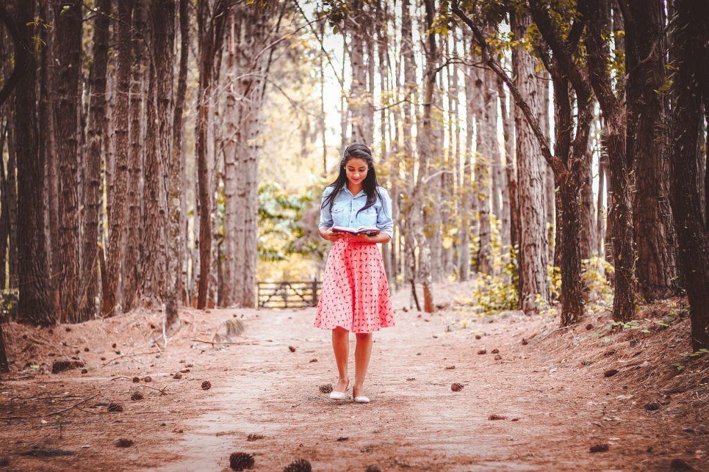 cute outfit- cute- skirt- modesty