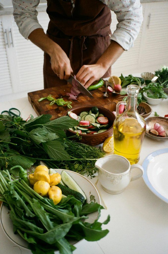 kitchen knife- skillet- cooking